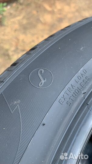 Pirelli Scorpion Winter 325/35 R22 и 285/40 R22