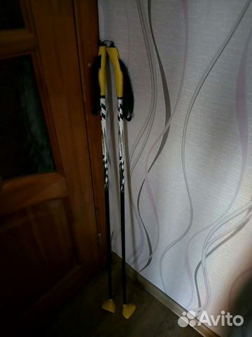 Лыжи деревянные и лыжные палки
