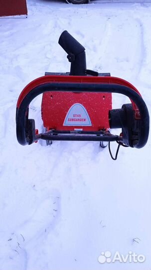 Электрический снегоуборщик