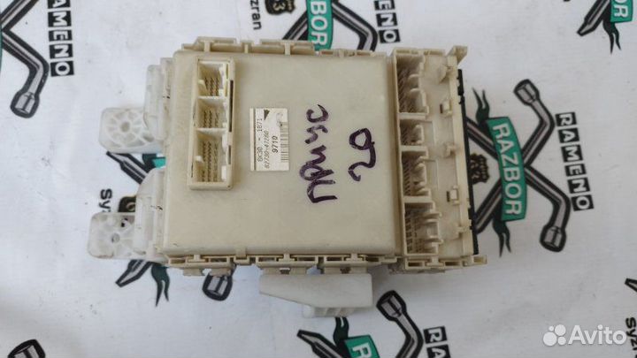 Блок предохранителей Toyota Prius NHW20 2007