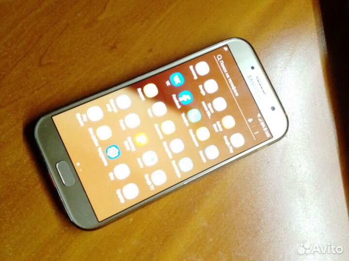 Samsung Galaxy A7 (2017) SM-A720F/DS, 3/32 ГБ