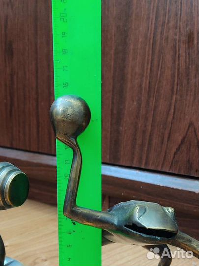 Статуэтки,фигурки бронза лягушка спортсмен