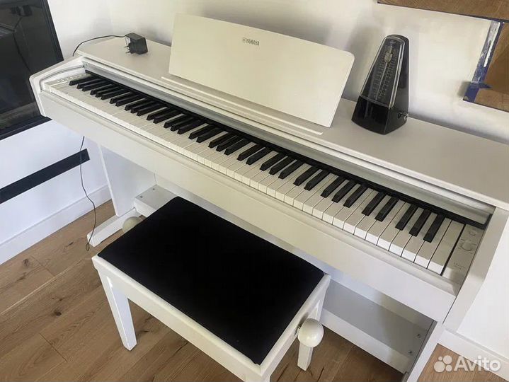 Электронное пианино yamaha