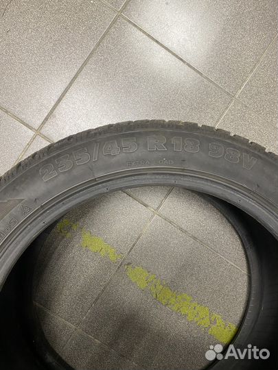 Tigar Winter 235/45 R18 98V