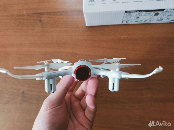 Квадрокоптер syma x22sw