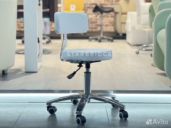 Стул мастера с регулировкой спинки