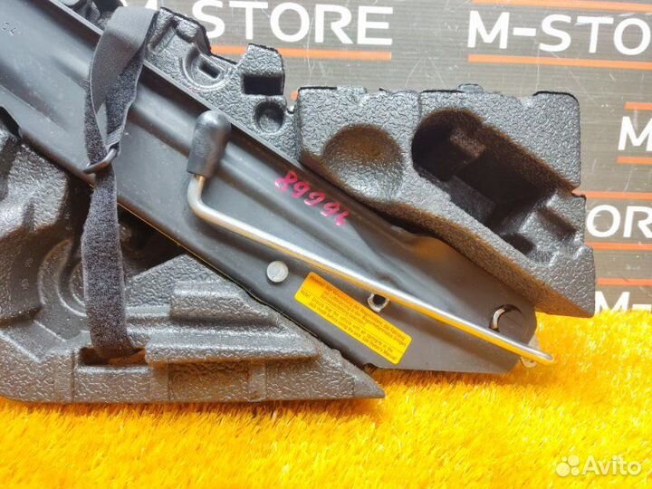 Домкрат Volkswagen Touareg 7L AXQ 2003