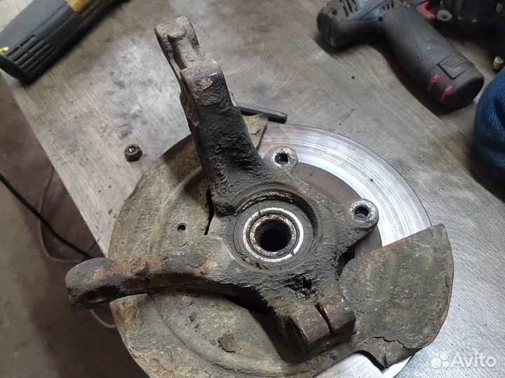 Продам рулевой кулак