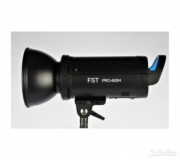 Вспышка студийная FST PRO-600H с рефлектором