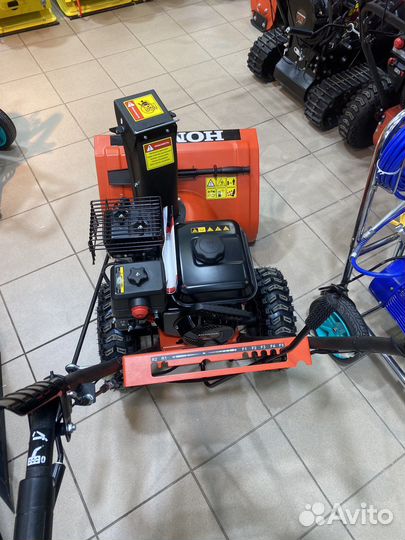 Снегоуборщик бензиновый Honda HSS GX270 9HP