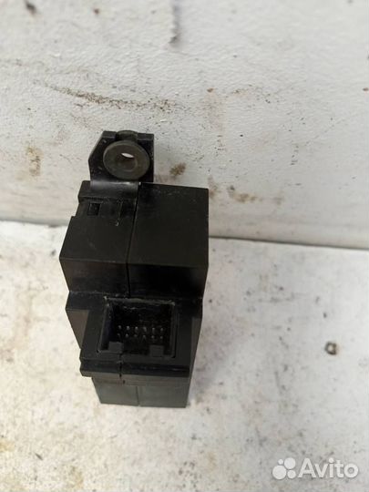 Кнопка Ауди A8 D3 4E