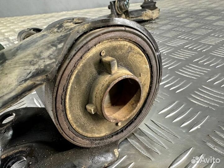 Рычаг подвески нижний передний правый Mazda Cx7