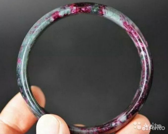 Эвдиалит. Браслет