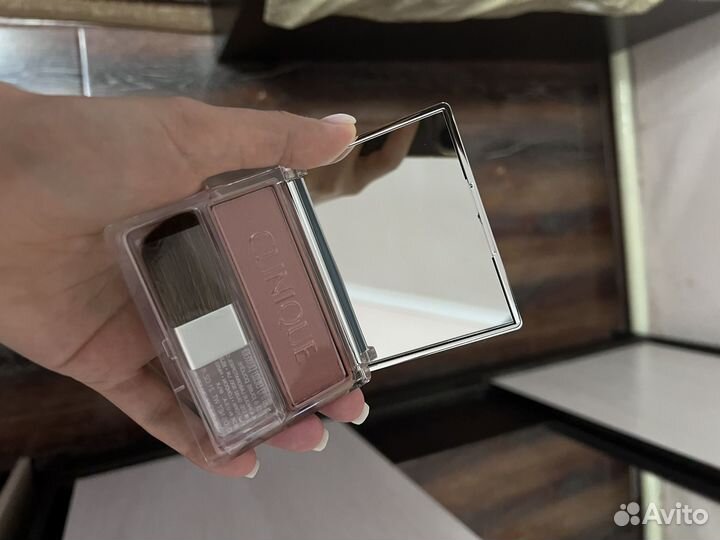 Clinique румяна