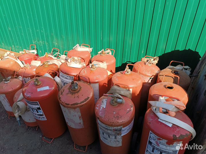 Огнетушители порошковые старые