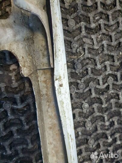 Ресничка под фару Isuzu Trooper, 2002