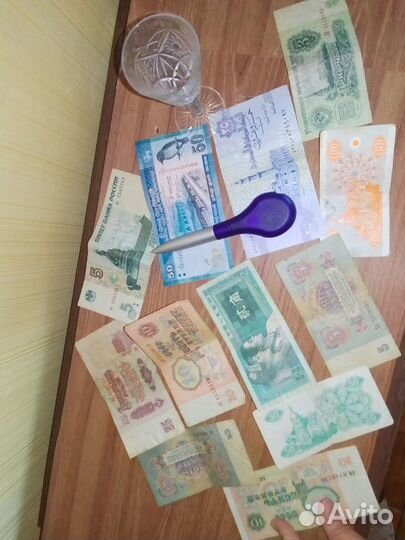Коллекция купюр, монет разных стран старых