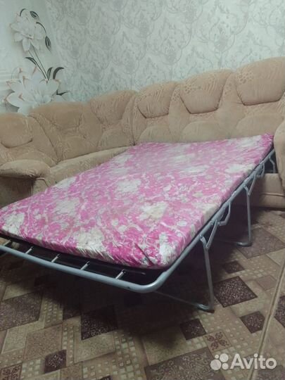 Продам угловой диван бу