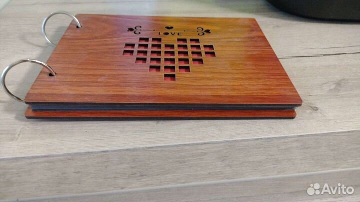 Альбом для фотографий с деревянной обложкой