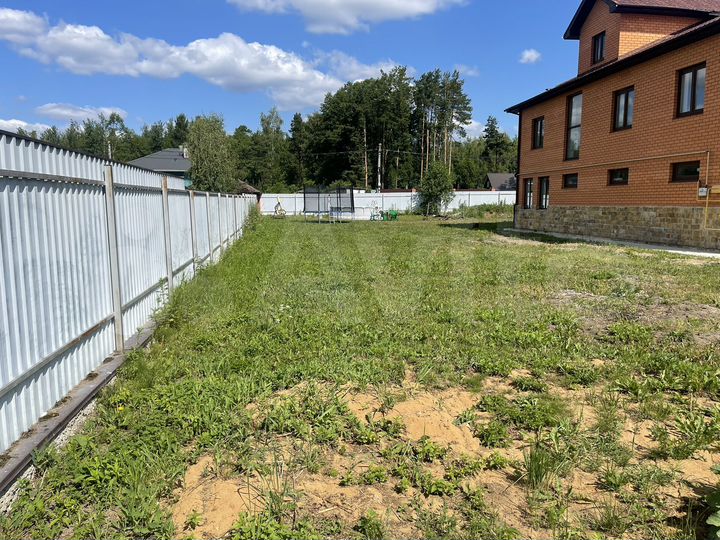 Дом 445,6 м² на участке 20 сот.