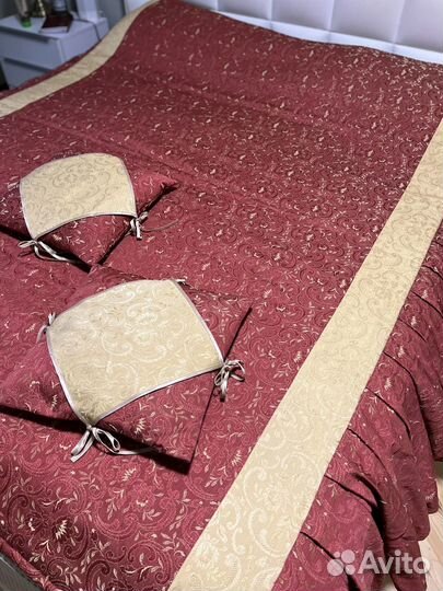 Комплект шторы и покрывало бу