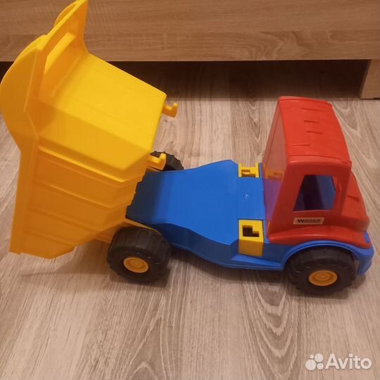 Игрушка грузовик
