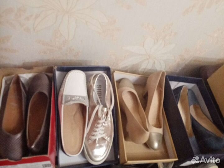 Туфли женские 38 р Каприз, 39р J H белые,39 р беже