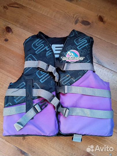 Спасательный жилет гидрожилет SEA-DOO б/у