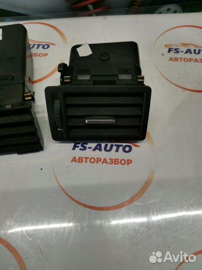 Воздуховод салона передний Ford Kuga 1 2.0 дизель