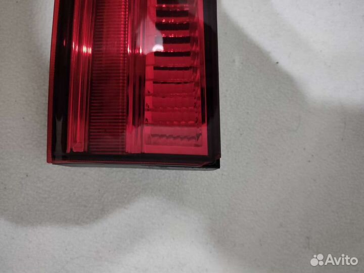 Фонарь левый в крышку багажника Honda Pilot 3