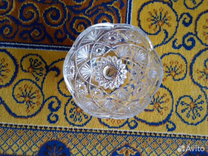Ваза хрустальная