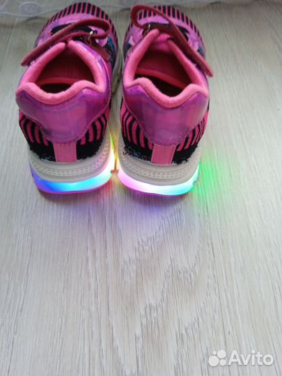 Кроссовки для девочки