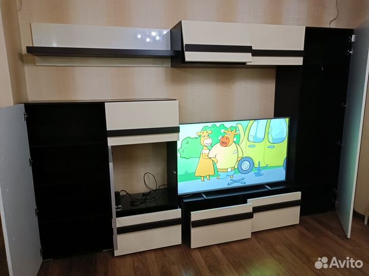 Стенка в гостиную под тв