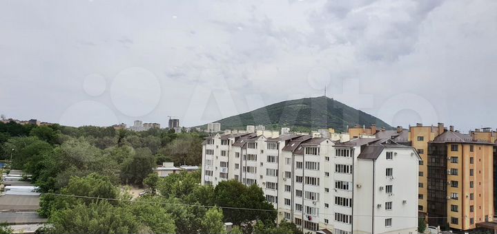 2-к. квартира, 72 м², 2/10 эт.