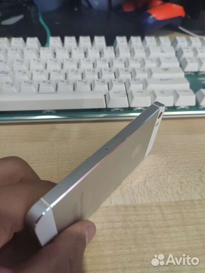 Телефон iPhone 5s