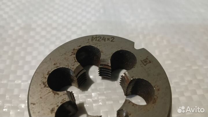 Лерка (плашка) М 24х2