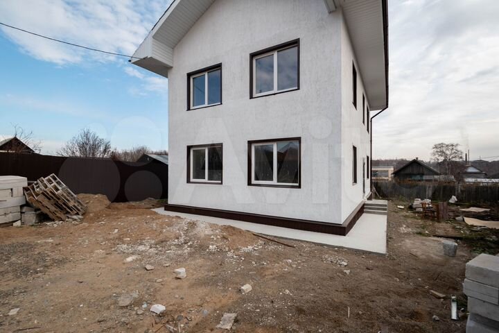 Дом 154 м² на участке 5,6 сот.