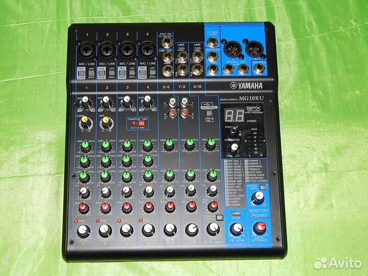 Yamaha MG10XU микшер с туровым кейсом, 2 комплекта