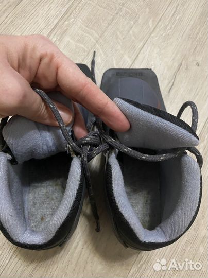 Лыжные ботинки