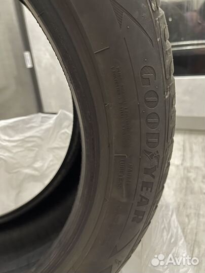 Goodyear UltraGrip Performance Gen-1 235/50 R19