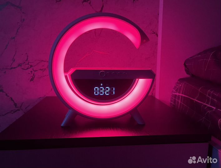 Ночник с беспроводной зарядкой