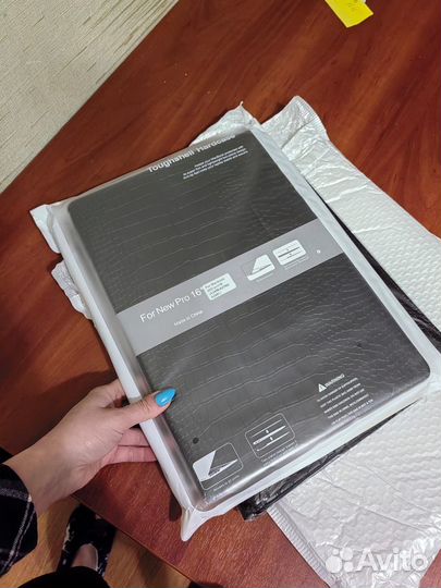 Чехол для macbook pro 16. Торг уместен