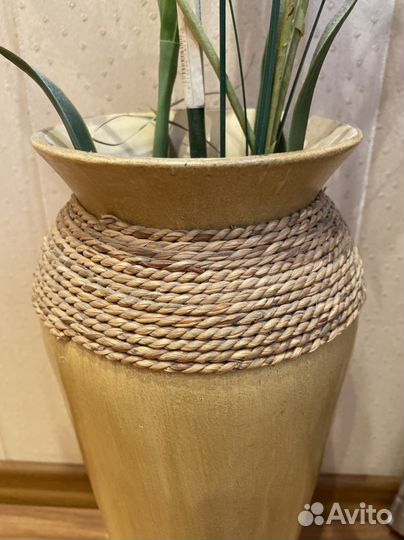 Ваза напольная с цветами