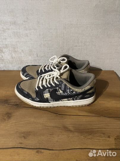 Nike dunk low travis scott