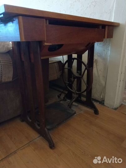 Швейная машина naumann