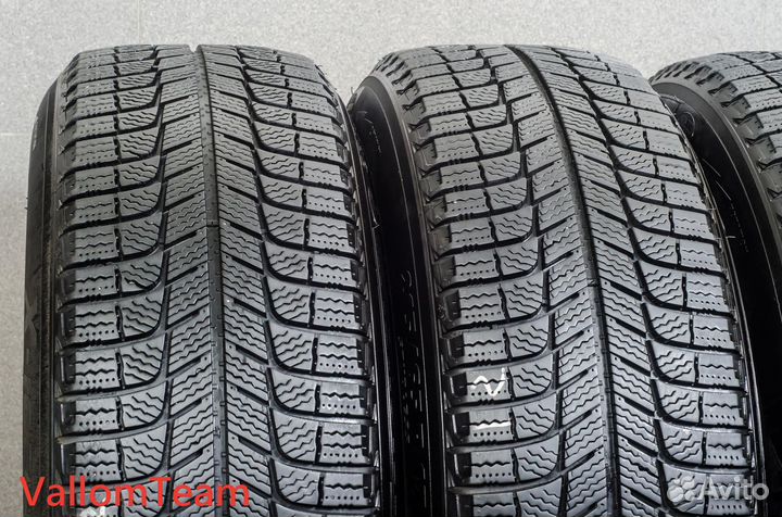 Michelin X-Ice XI3 215/65 R17 99T