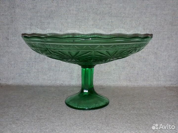 Большая ваза для фруктов цветное зелёное стекло