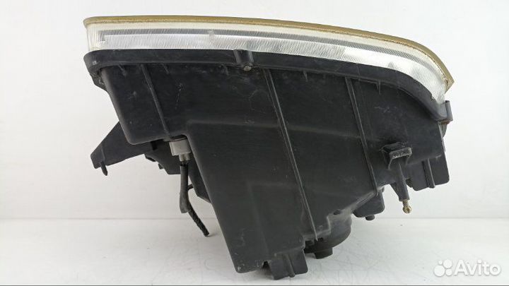 Фара левая Mitsubishi Dion CR6W