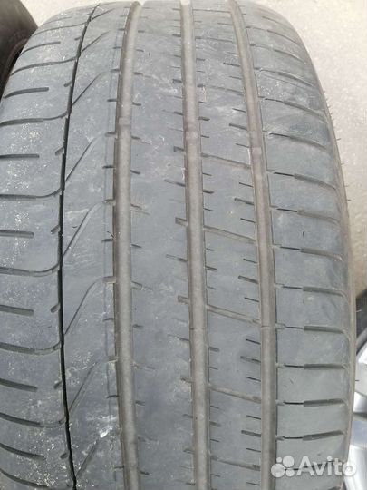 Pirelli P Zero PZ4 275/35 R19