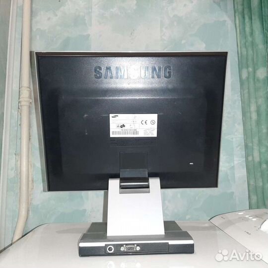 Монитор Samsung